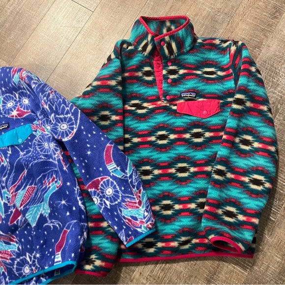 (2) Patagonia Synchilla Fleece Printed Pullovers wild desert & harvest moon - Picture 4 of 4